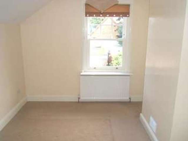  Image of 2 bedroom Flat to rent in Bulford Road Durrington Salisbury SP4 at Durrington, SP4 8HB