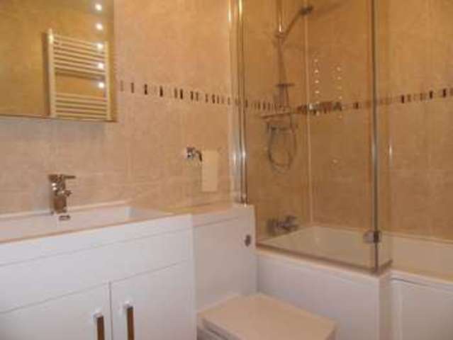  Image of 3 bedroom Flat to rent in Edde Cross Street Ross-on-Wye HR9 at Edde Cross Street  Ross-On-Wye, HR9 7FY