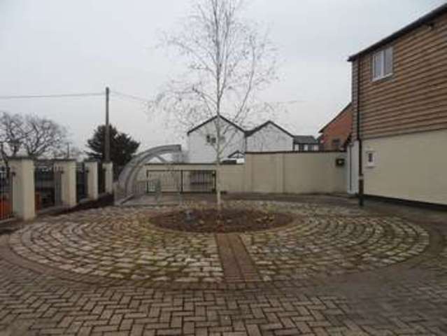  Image of 3 bedroom Flat to rent in Edde Cross Street Ross-on-Wye HR9 at Edde Cross Street  Ross-On-Wye, HR9 7FY