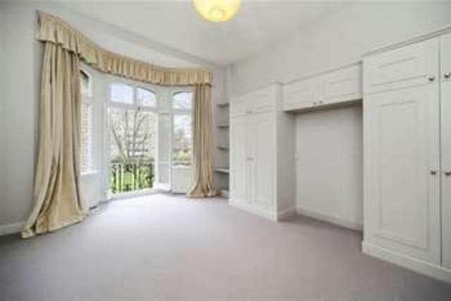  Image of 2 bedroom Property to rent in Elm Park Gardens London SW10 at London, SW10 9QF
