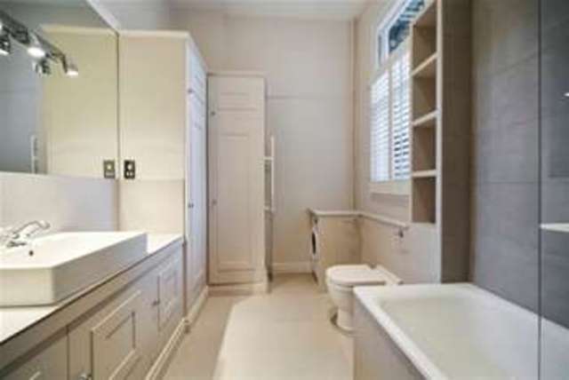  Image of 2 bedroom Property to rent in Elm Park Gardens London SW10 at London, SW10 9QF