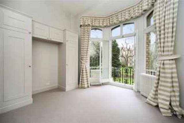  Image of 2 bedroom Property to rent in Elm Park Gardens London SW10 at London, SW10 9QF