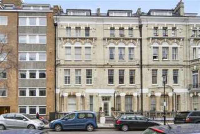  Image of 2 bedroom Property to rent in Elm Park Gardens London SW10 at London, SW10 9QF