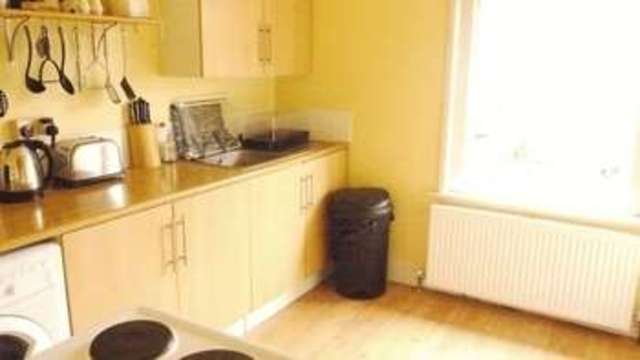  Image of 1 bedroom Flat to rent in Englefield Road Southampton SO18 at Englefield Road  Southampton, SO18 1AW