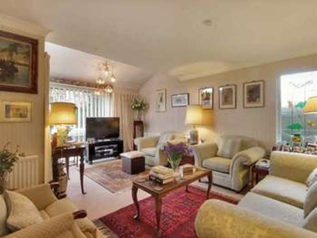  Image of 4 bedroom Detached house for sale in Erica Way Copthorne Crawley RH10 at Erica Way Copthorne Crawley, RH10 3XG