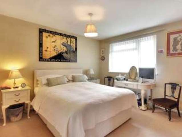  Image of 4 bedroom Detached house for sale in Erica Way Copthorne Crawley RH10 at Erica Way Copthorne Crawley, RH10 3XG