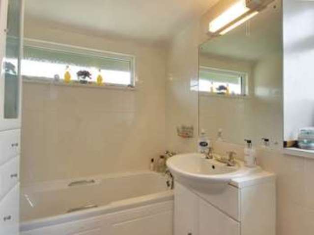  Image of 4 bedroom Detached house for sale in Erica Way Copthorne Crawley RH10 at Erica Way Copthorne Crawley, RH10 3XG