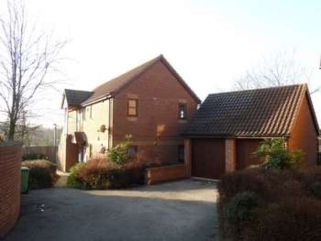  Image of 2 bedroom Maisonette to rent in Ancona Gardens Shenley Brook End Milton Keynes MK5 at Ancona Gardens Shenley Brook End Milton Keynes, MK5 7FN