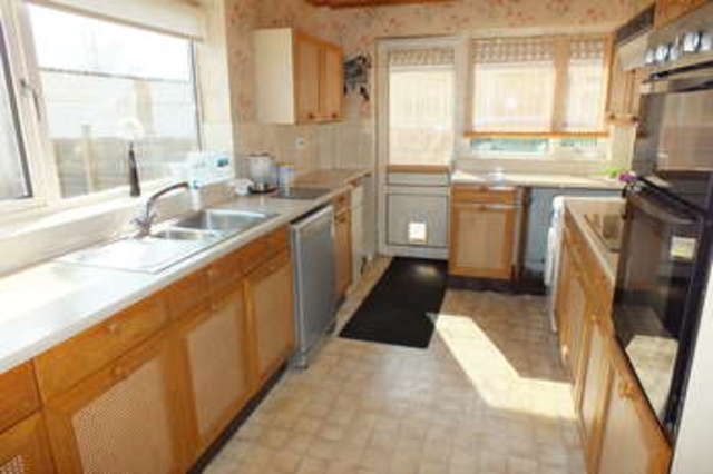 Image of 3 bedroom Detached house for sale in Hatherop Road Fairford GL7 at Fairford Gloucestershire, GL7 4LD