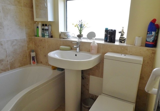  Image of 4 bedroom Detached house for sale in Fairmead Walk Cowplain Waterlooville PO8 at Fairmead Walk Cowplain Waterlooville, PO8 9AL