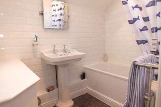  Image of 3 bedroom End of Terrace for sale in Market Place Faringdon SN7 at Faringdon Oxfordshire, SN7 7HU