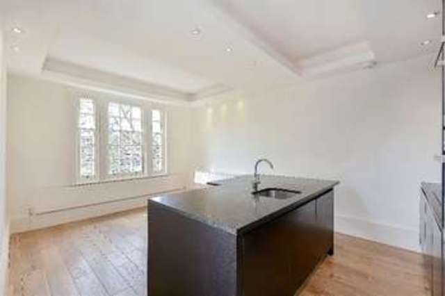  Image of 3 bedroom Property to rent in Ferncroft Avenue London NW3 at Ferncroft Avenue Hampstead Hampstead, NW3 7PG