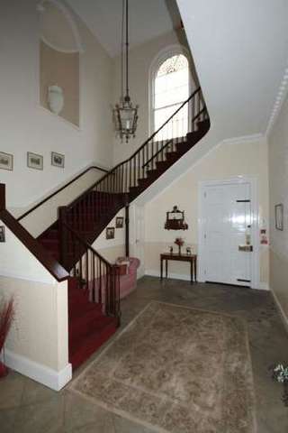  Image of 2 bedroom Flat for sale in Fieldgate Lane Kenilworth CV8 at Fieldgate House  Kenilworth, CV8 1BU