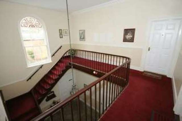  Image of 2 bedroom Flat for sale in Fieldgate Lane Kenilworth CV8 at Fieldgate House  Kenilworth, CV8 1BU