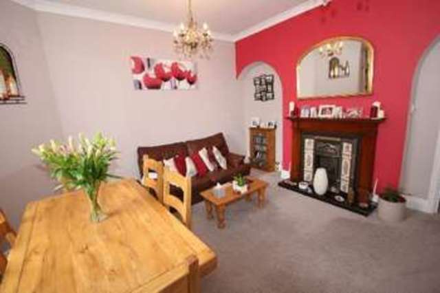  Image of 2 bedroom Flat for sale in Fieldgate Lane Kenilworth CV8 at Fieldgate House  Kenilworth, CV8 1BU