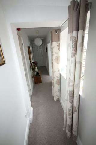  Image of 2 bedroom Flat for sale in Fieldgate Lane Kenilworth CV8 at Fieldgate House  Kenilworth, CV8 1BU