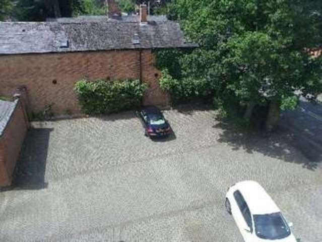  Image of 2 bedroom Flat for sale in Fieldgate Lane Kenilworth CV8 at Fieldgate House  Kenilworth, CV8 1BU