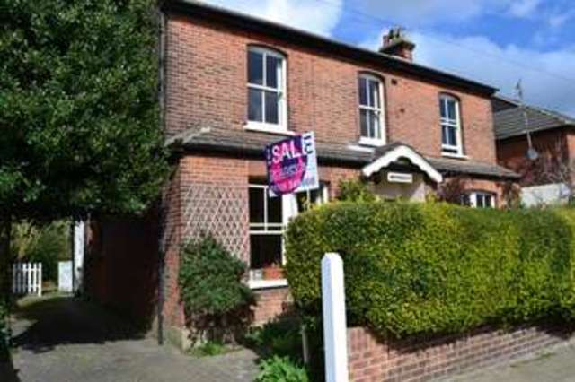  Image of 4 bedroom Detached house for sale in Fitzilian Avenue Harold Wood Romford RM3 at Romford, RM3 0QS