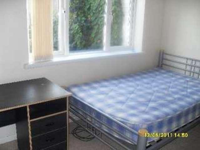  Image of 5 bedroom House Share to rent in Fladbury Crescent Selly Oak Birmingham B29 at Selly Oak Bristol Selly Oak, B29 6PH