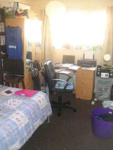  Image of 4 bedroom House Share to rent in Fladbury Crescent Selly Oak Birmingham B29 at Selly Oak Bristol Selly Oak, B29 6PH
