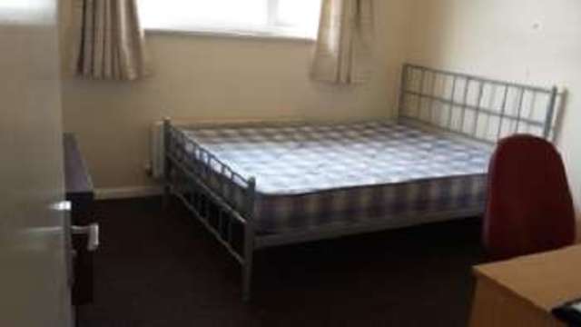  Image of 4 bedroom House Share to rent in Fladbury Crescent Selly Oak Birmingham B29 at Selly Oak Bristol Selly Oak, B29 6PH