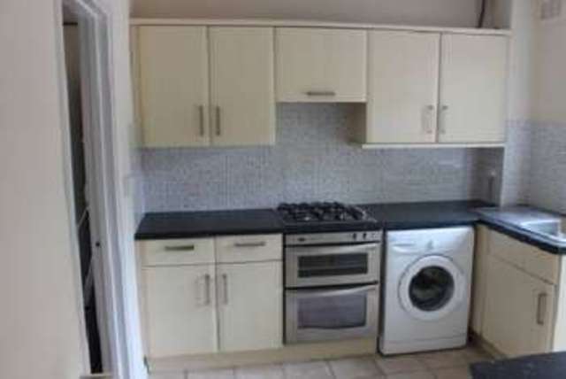  Image of 3 bedroom House Share to rent in Fladbury Crescent Selly Oak Birmingham B29 at Selly Oak Bristol Selly Oak, B29 6PL