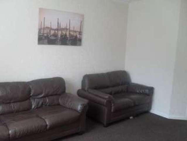  Image of 3 bedroom House Share to rent in Fladbury Crescent Selly Oak Birmingham B29 at Selly Oak Bristol Selly Oak, B29 6PL