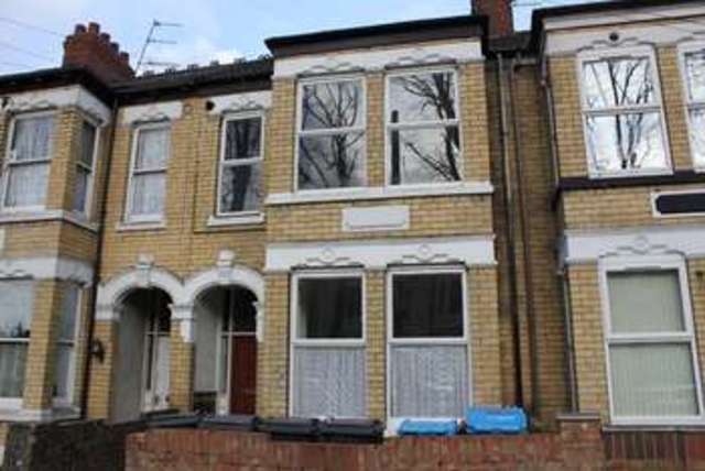  Image of 1 bedroom Flat to rent in Boulevard Hull HU3 at Boulevard  Hull, HU3 2UD