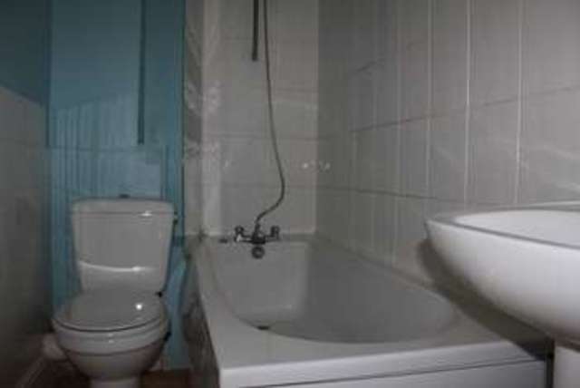  Image of 1 bedroom Flat to rent in Boulevard Hull HU3 at Boulevard  Hull, HU3 2UD