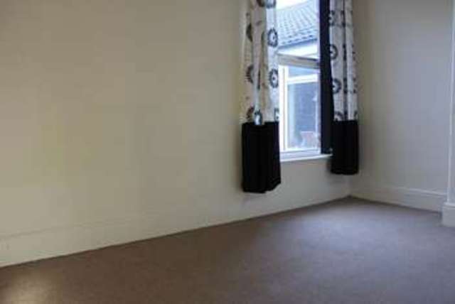  Image of 1 bedroom Flat to rent in Boulevard Hull HU3 at Boulevard  Hull, HU3 2UD