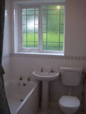  Image of 1 bedroom House Share to rent in Gibbins Road Selly Oak Birmingham B29 at 201 Gibbins Rd Bristol 201 Gibbins Rd, B29 6NH