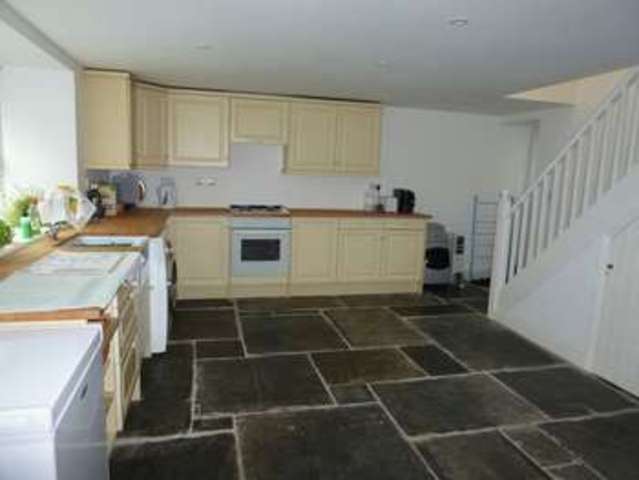  Image of 3 bedroom Terraced house to rent in Fore Street Bodmin PL31 at Fore Street  Bodmin, PL31 2HL