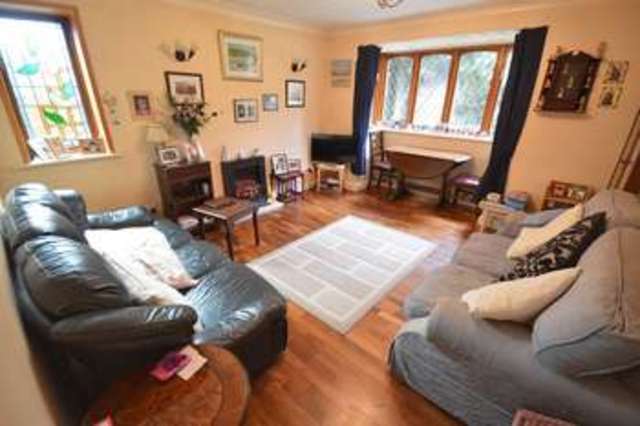  Image of 2 bedroom Ground Flat for sale in Gatley Road Gatley Cheadle SK8 at Gatley Cheadle Gatley, SK8 4AA