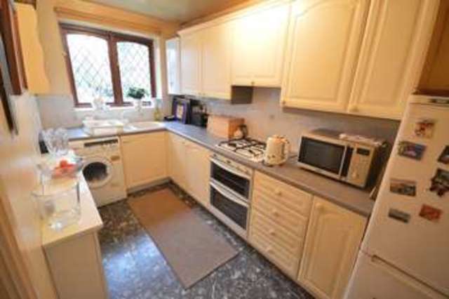  Image of 2 bedroom Ground Flat for sale in Gatley Road Gatley Cheadle SK8 at Gatley Cheadle Gatley, SK8 4AA