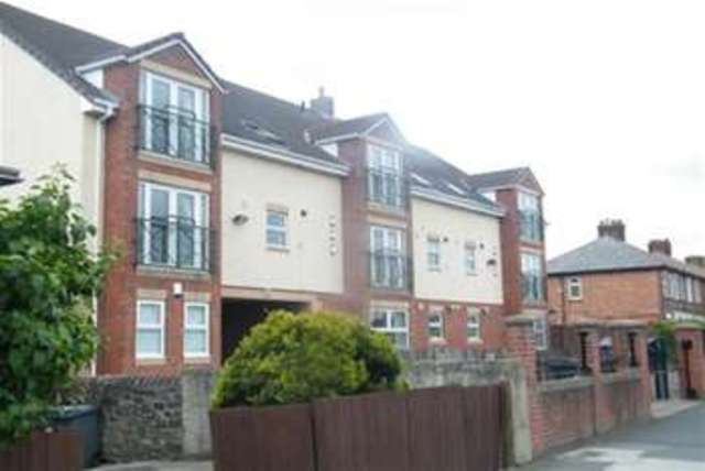  Image of 2 bedroom Flat to rent in Sunderland Road Gilesgate Durham DH1 at Durham, DH1 2LF