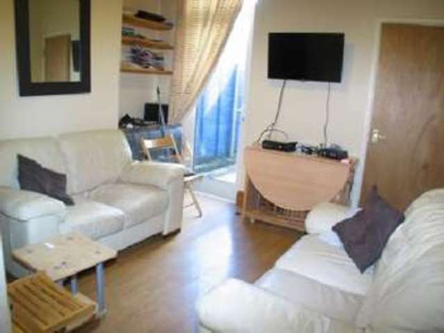  Image of 4 bedroom House Share to rent in Gleave Road Selly Oak Birmingham B29 at Selly Oak Bristol Selly Oak, B29 6JR