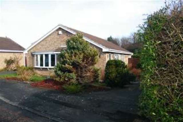  Image of 3 bedroom Bungalow to rent in Glenholme Close Washington NE38 at Washington, NE38 0EW