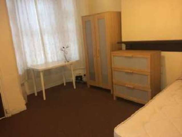  Image of 4 bedroom House Share to rent in Gloucester Avenue Lenton Nottingham NG7 at Lenton Bristol Lenton, NG7 2DQ
