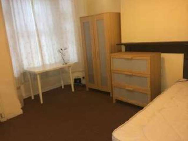  Image of 4 bedroom House Share to rent in Gloucester Avenue Lenton Nottingham NG7 at Lenton Bristol Lenton, NG7 2DQ