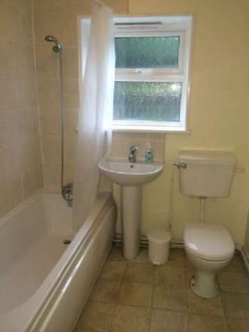  Image of 4 bedroom House Share to rent in Gloucester Avenue Lenton Nottingham NG7 at Lenton Bristol Lenton, NG7 2DQ