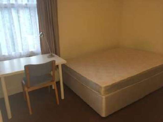  Image of 4 bedroom House Share to rent in Gloucester Avenue Lenton Nottingham NG7 at Lenton Bristol Lenton, NG7 2DQ