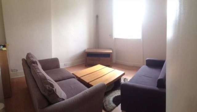  Image of 1 bedroom Flat to rent in Gloucester Terrace London W2 at Gloucester Terrace Paddington London, W2 3DA