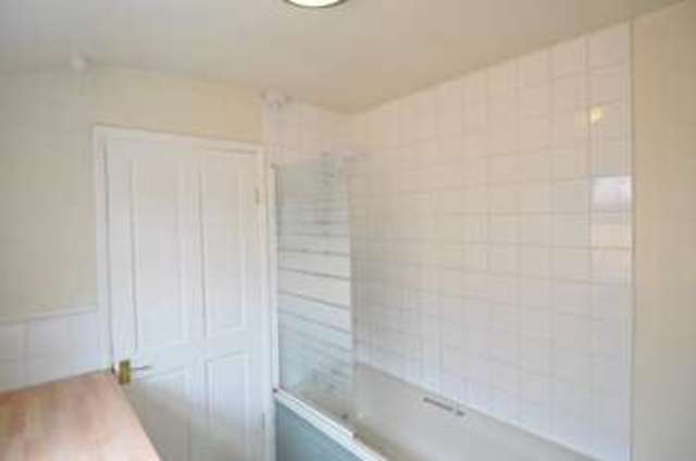  Image of 2 bedroom Property to rent in Golden Cross Lane Catshill Bromsgrove B61 at Golden Cross Lane Catshill BROMSGROVE, B61 0LE