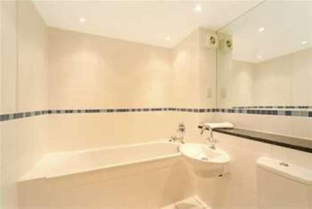  Image of 2 bedroom Flat to rent in Goldhawk Road London W6 at London, W6 0SZ