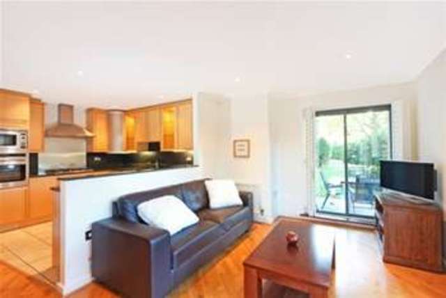  Image of 2 bedroom Flat to rent in Goldhawk Road London W6 at London, W6 0SZ