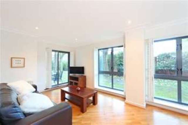  Image of 2 bedroom Flat to rent in Goldhawk Road London W6 at London, W6 0SZ