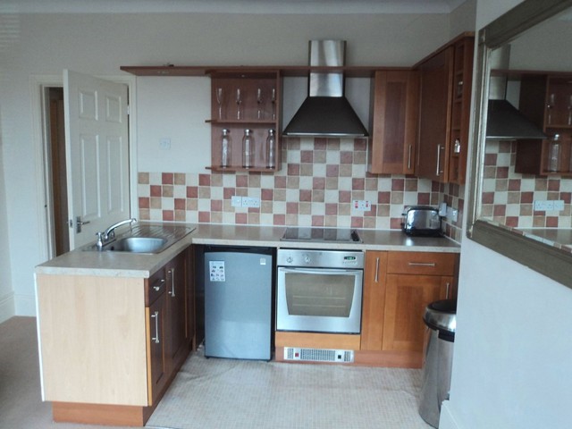  Image of 1 bedroom Flat for sale in Goldsmith Avenue Southsea PO4 at Goldsmith Avenue Southsea Hampshire, PO4 8QT