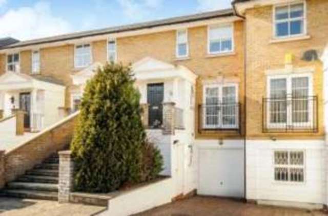  Image of 3 bedroom Town House for sale in Goodwyn Avenue London NW7 at London  Mill Hill, NW7 3RG