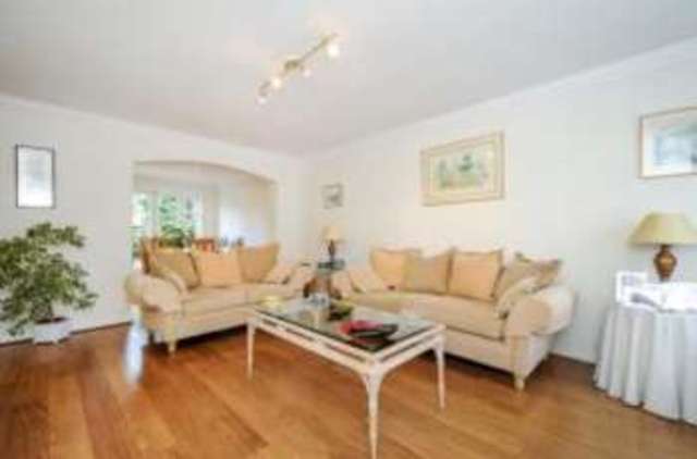  Image of 3 bedroom Town House for sale in Goodwyn Avenue London NW7 at London  Mill Hill, NW7 3RG