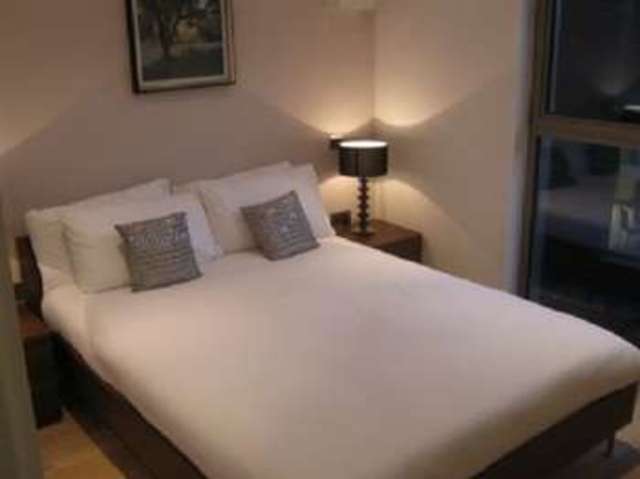  Image of 1 bedroom Flat to rent in Haven Way London SE1 at London Bridge, SE1 3FJ